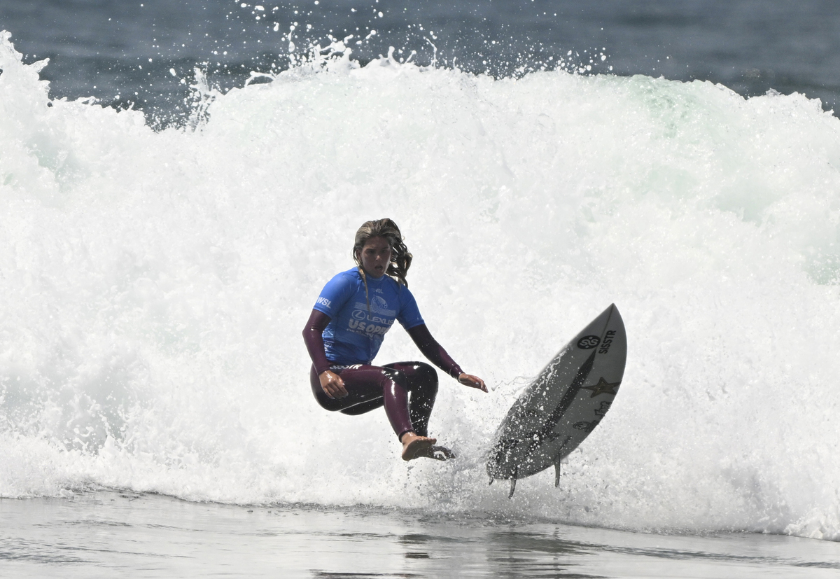 我们应该如何做好一名冲浪者？请结合材料写一篇文章体现你的感悟与思考。DA要求：选准角度确定立意明确文体自拟标题；不要套作不得抄袭；不得泄露个人信息；不少于800字。