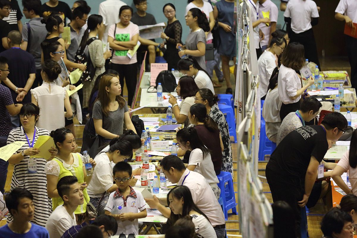 云南省邮电学校物流管理专业介绍