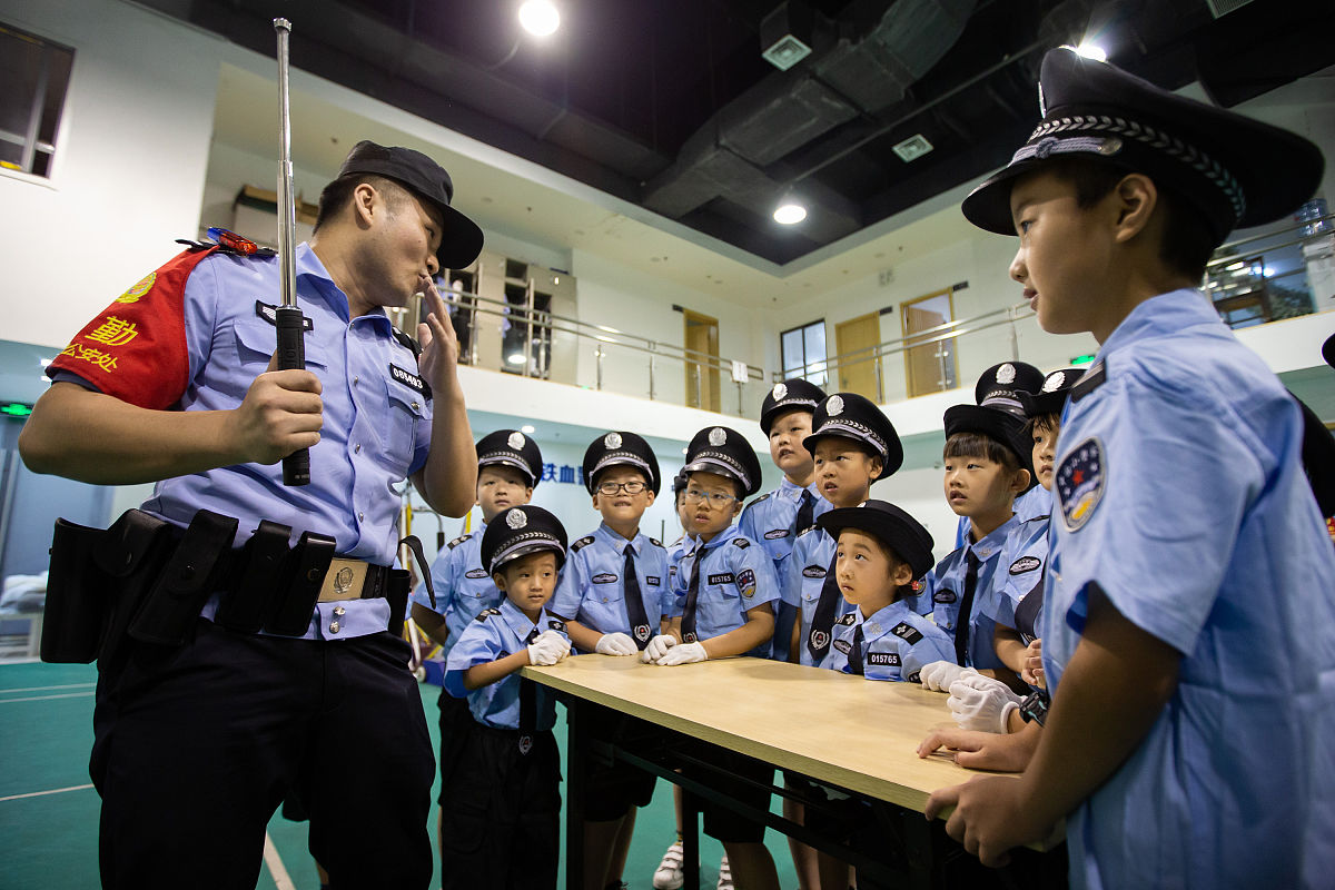 阐述：洞头公安机关最多跑一次改革研究中归纳办事群众访谈的必要性