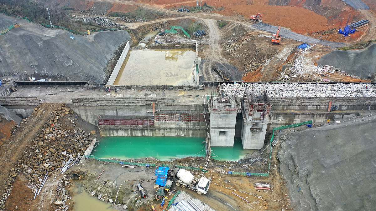 建造水电站工程提前开工的风险