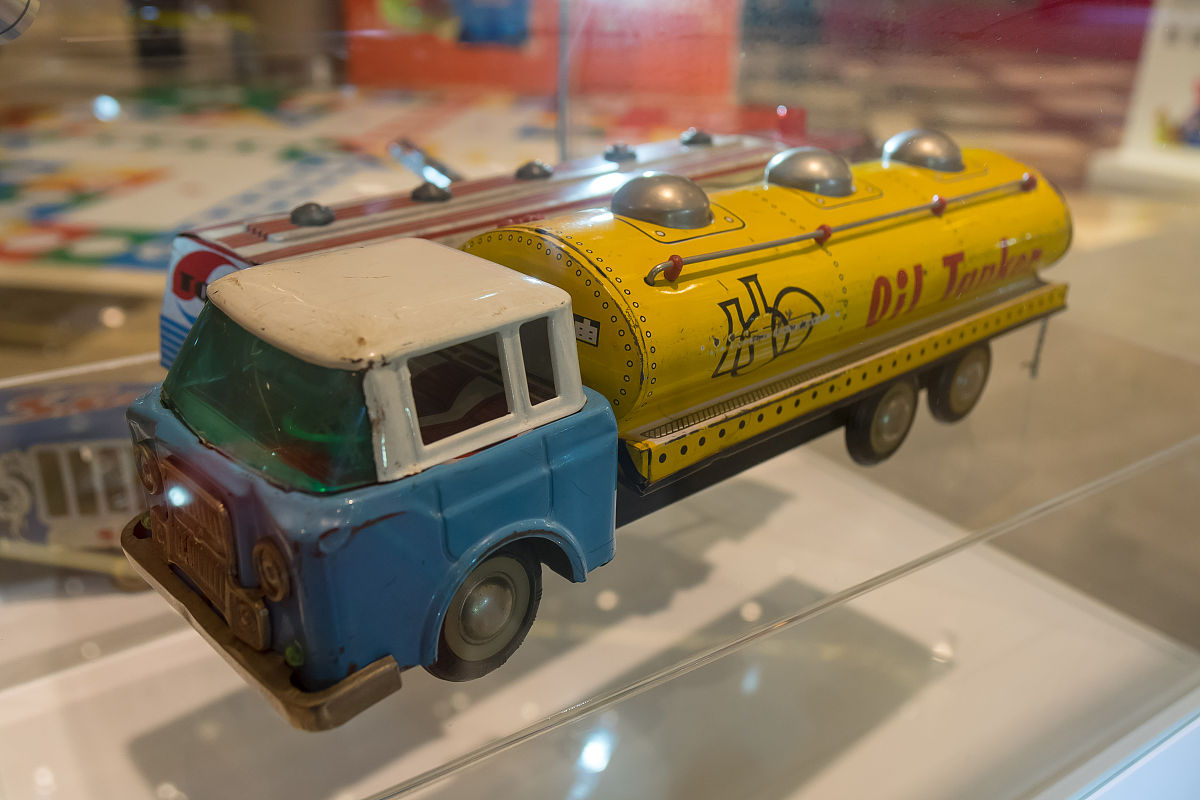 2015年04月15日,上海,"你好,小时候"怀旧玩具展在静安寺附近一家商场