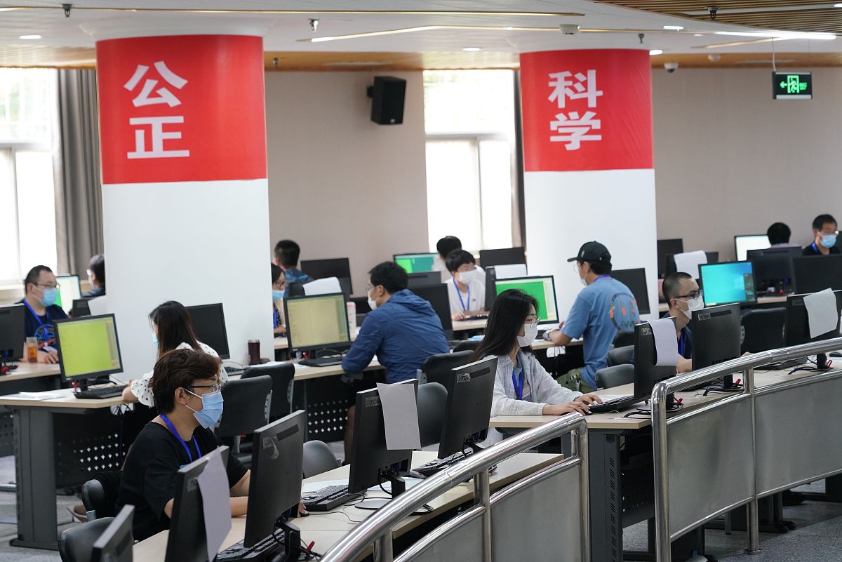 昆明财经管理专修学校2022年财务会计与收银实物专业招生简章