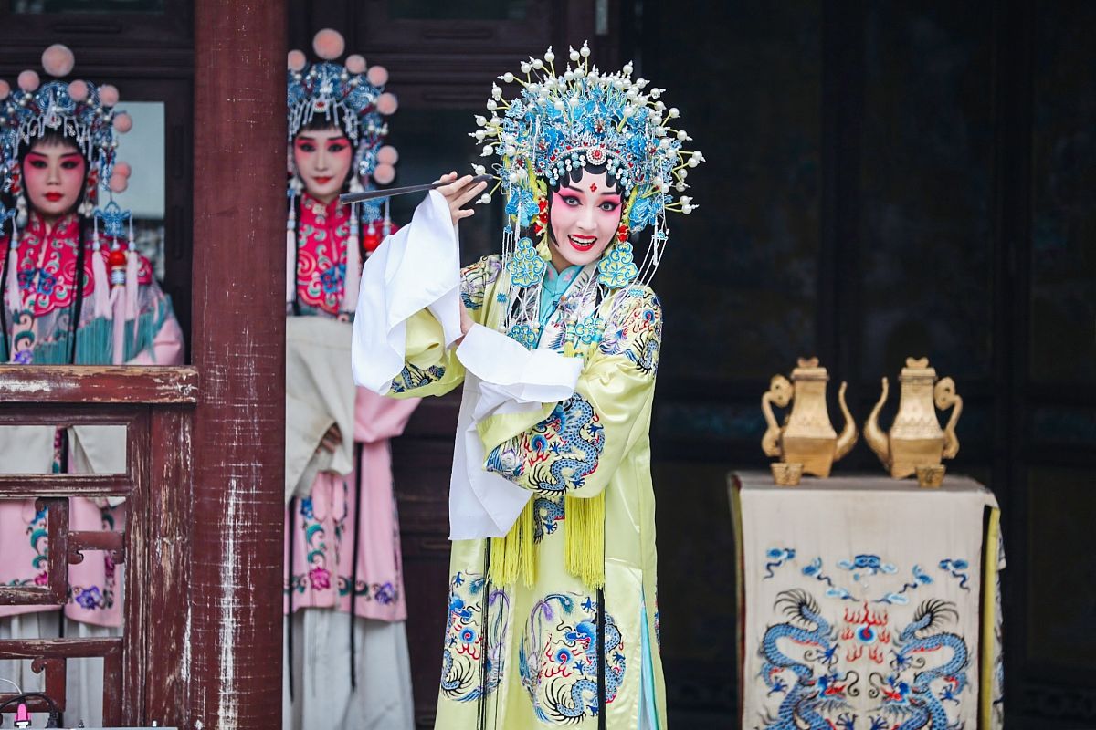 梅花奖40周年：传承与创新，展望戏曲未来