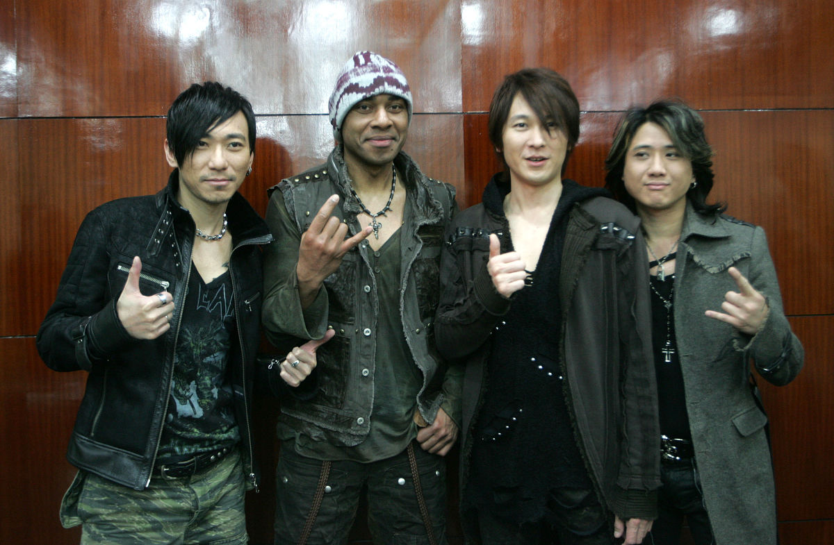 重庆遇到困难怎么办？自媒体人教你如何联系媒体曝光！