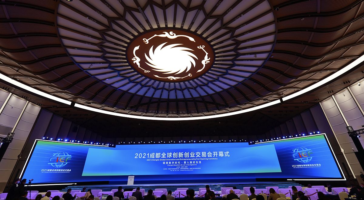 在成都希望职校读完中专可以去别的学校读大专吗