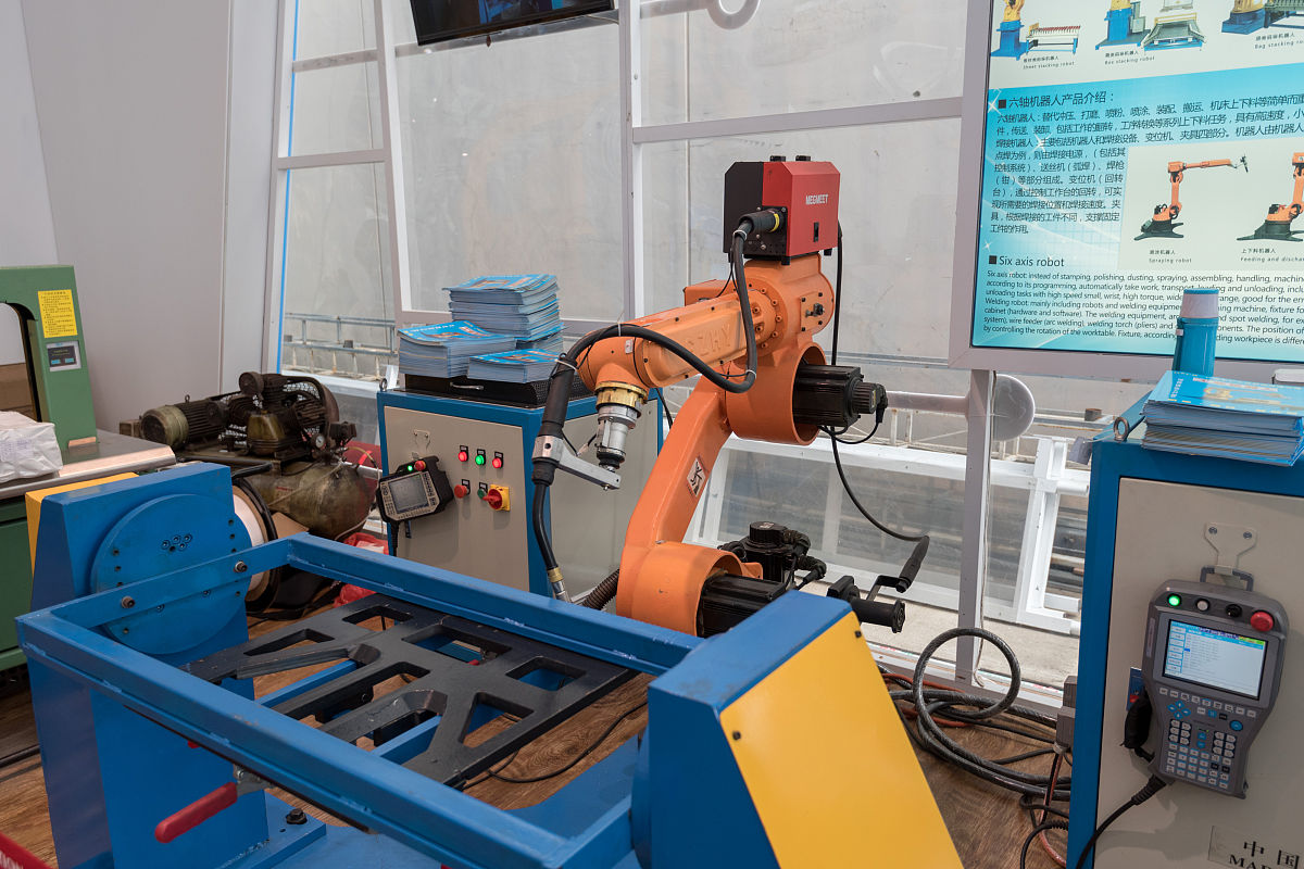 写一段自动化焊接技术的种类与原理