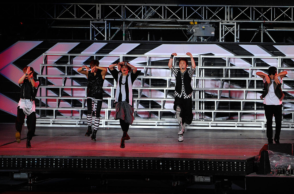 2012年8月20日讯,首尔,当地时间8月18日,sm娱乐经纪公司举行smtown li