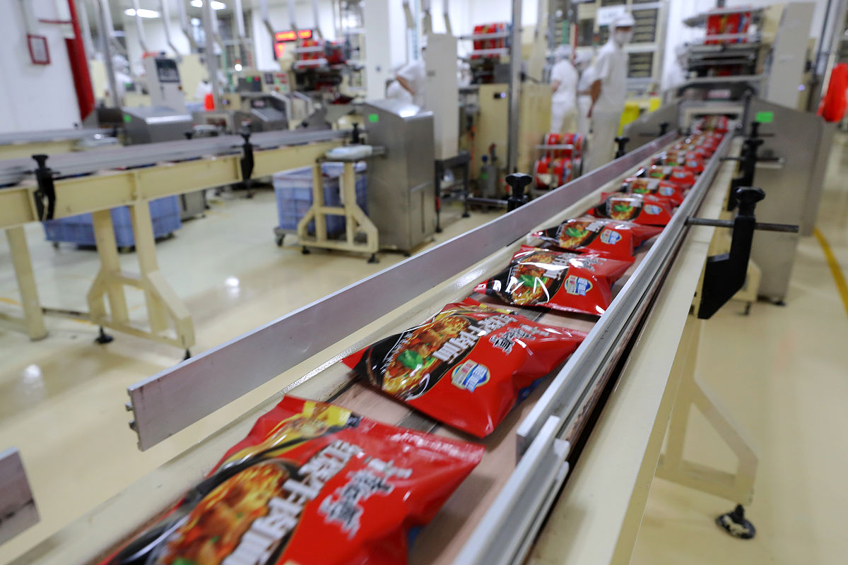 康师傅梦想探索乐园 参观日记 先进的泡面生产车间 自动化车间 泡面的生产流程 有关泡面的游戏 赠送方便面小礼品 3000字