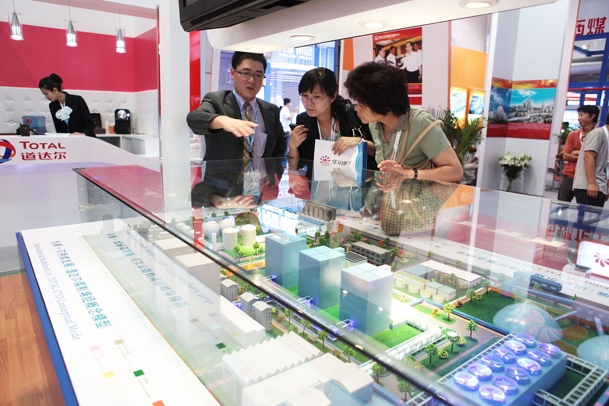 乙醇催化偶合制备 C4 烯烃工艺条件优化：数学建模分析