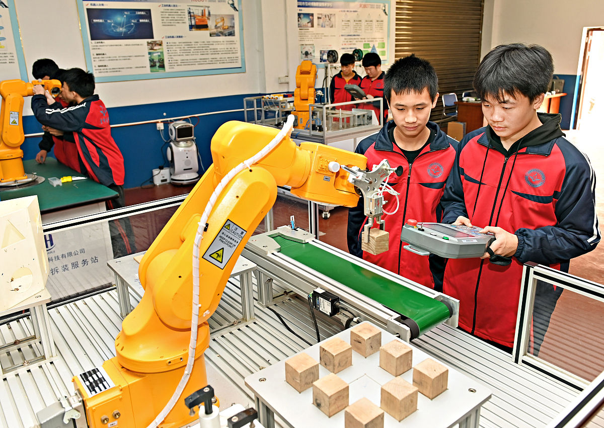 湖南民族职业学院五年制大专收往届生吗