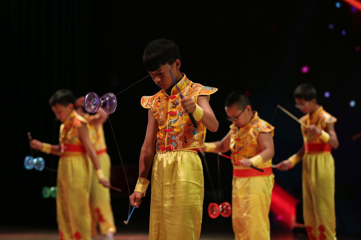 2018年6月29日,沈阳市浑南三校举行素质教育艺术展演,小学生精彩演出,