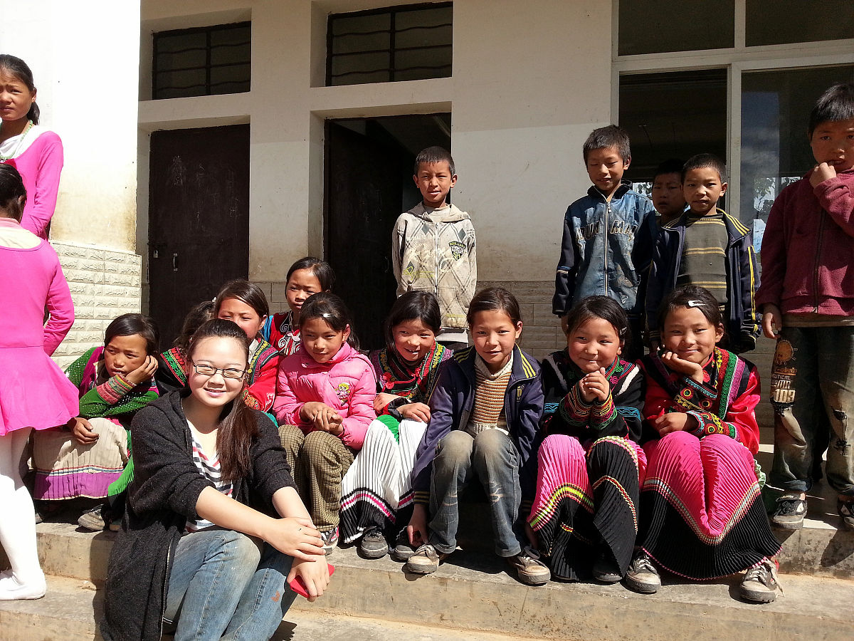 帮助贫困地区儿童：寻求希望工程协助