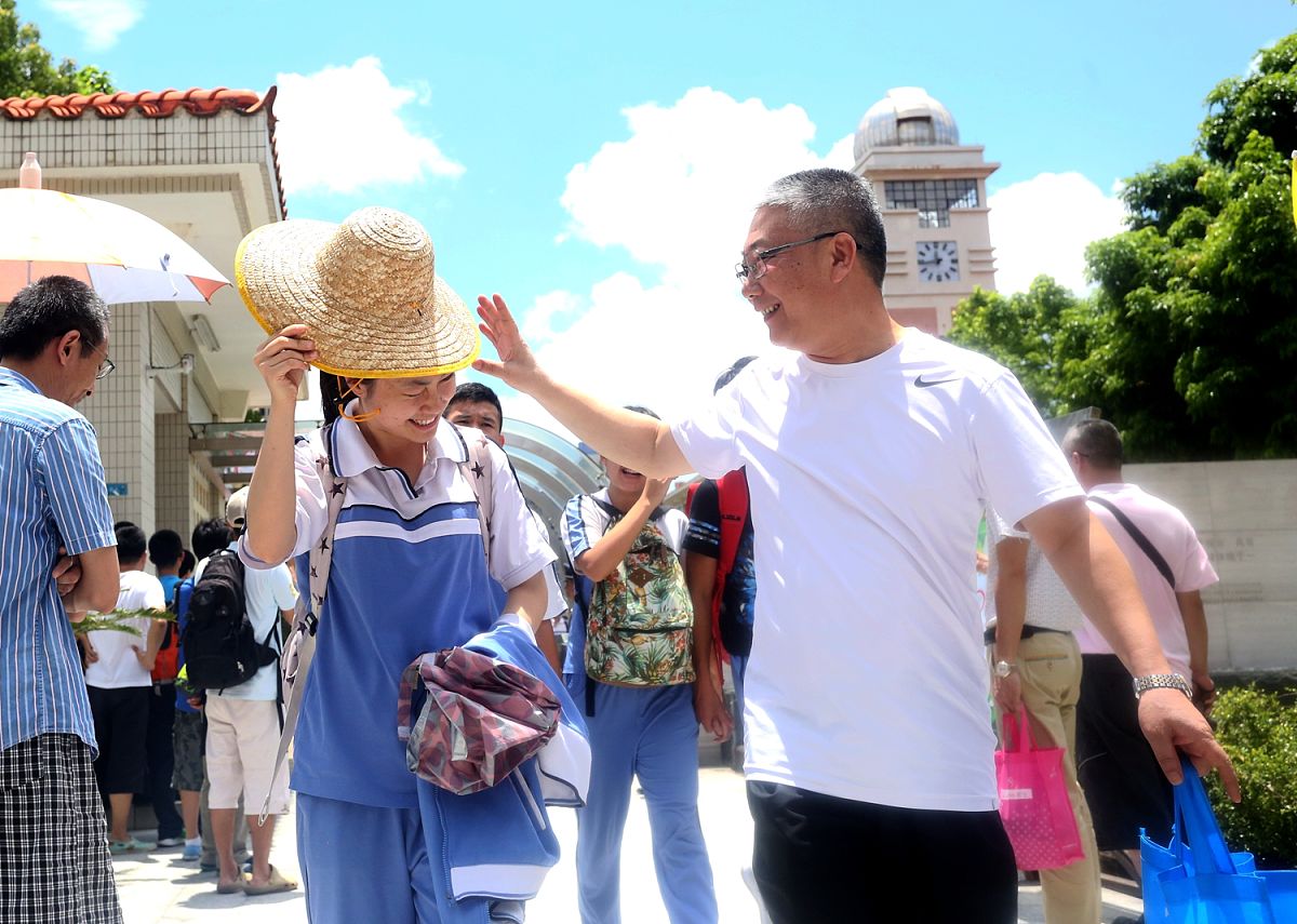 珠海香山湖学区房出售 - 优质教育资源，周边公园配套齐全