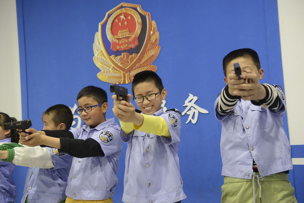 平凡而热烈的英雄之光：点亮希望，照耀你我
