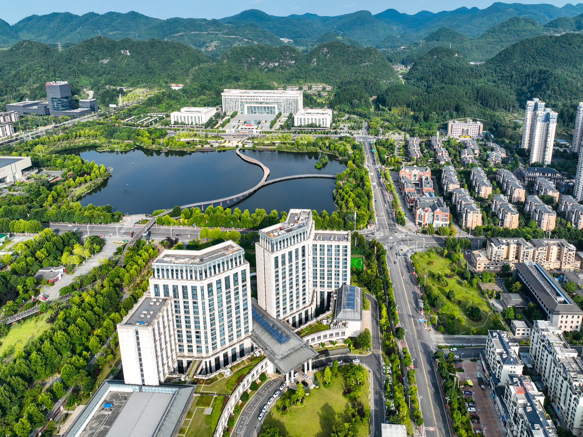 贵阳花溪大学城高校一览：名校云集，人才荟萃