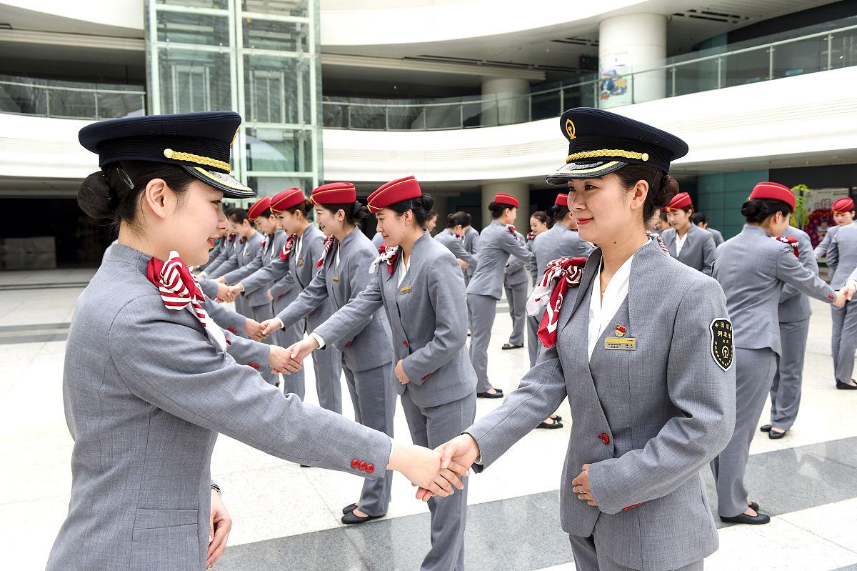 重庆铁路学校：高铁的发展趋势