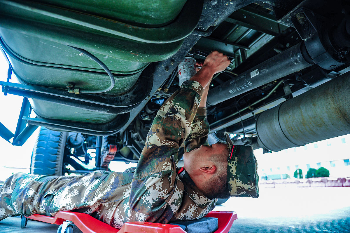 解放军汽车兵为什么要进行微光也就是辟光对汽车单机件保养的目的是什么没解答出来应从战备和未来战争准备方面着手回答建议从新回答？