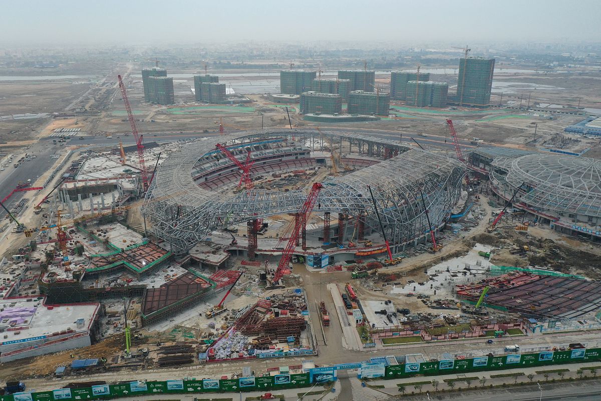 2020年11月7 汕头亚青会东海岸新区主场馆建设高清航拍图