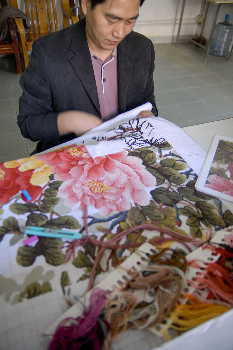 汴绣文化传承：保护技艺、弘扬民族精神