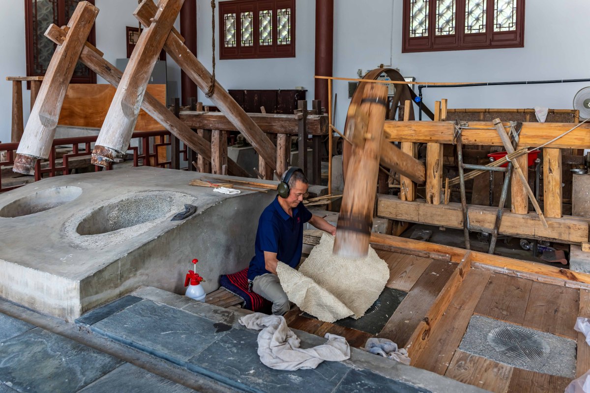 纸张是如何制作的？详解从原材料到成品的5大步骤