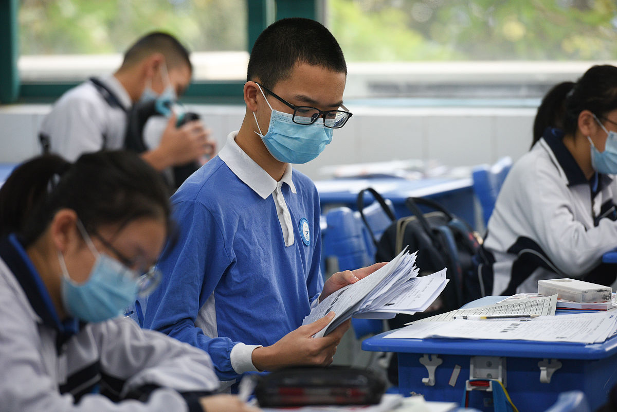 贵州初中生读卫校：优势、劣势和发展方向