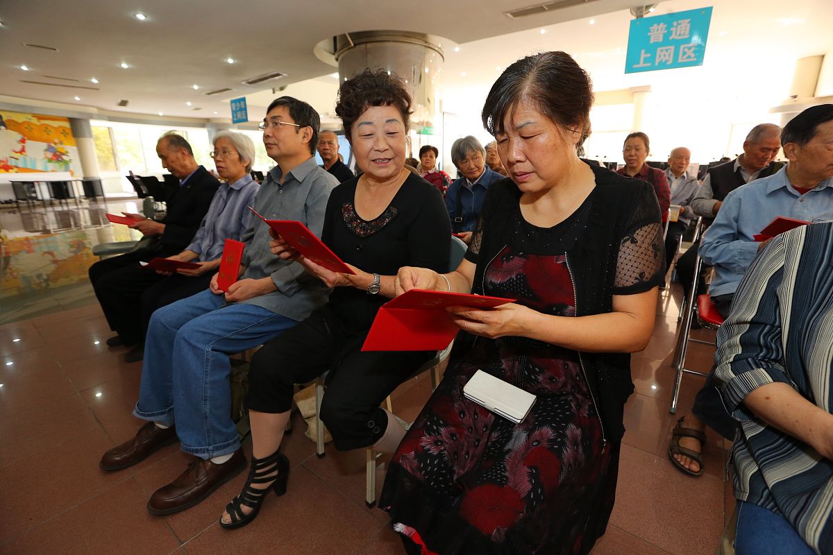 养老院义工活动自我鉴定 - 经验分享与成长感悟