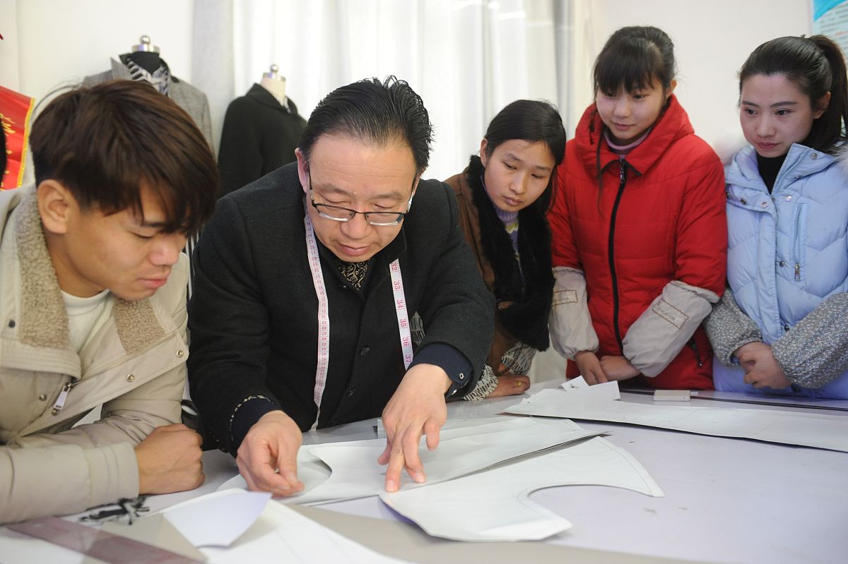 如何加强设备维护保养人员的技能培训