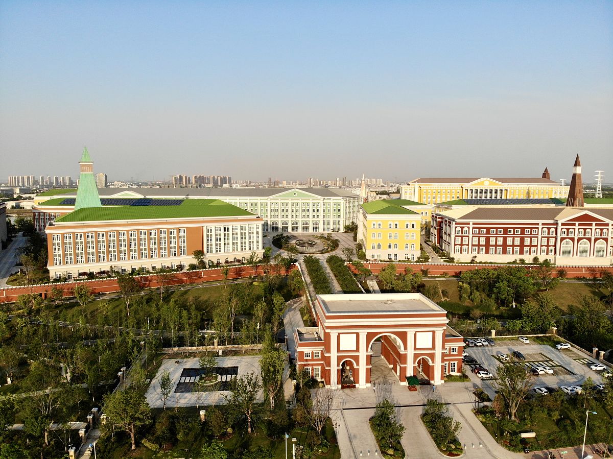 苏州工业园区工业技术学校2022年专业设置：机器人技术、智能制造等热门专业