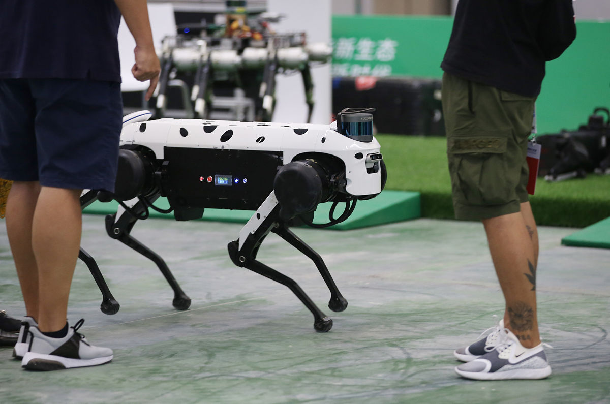 请改写以下段落让其用词更准确、更有逻辑、更具专业性：在现有的下肢外骨骼步态规划研究中尚未有基于VMP在下肢外骨骼的步态规划研究。