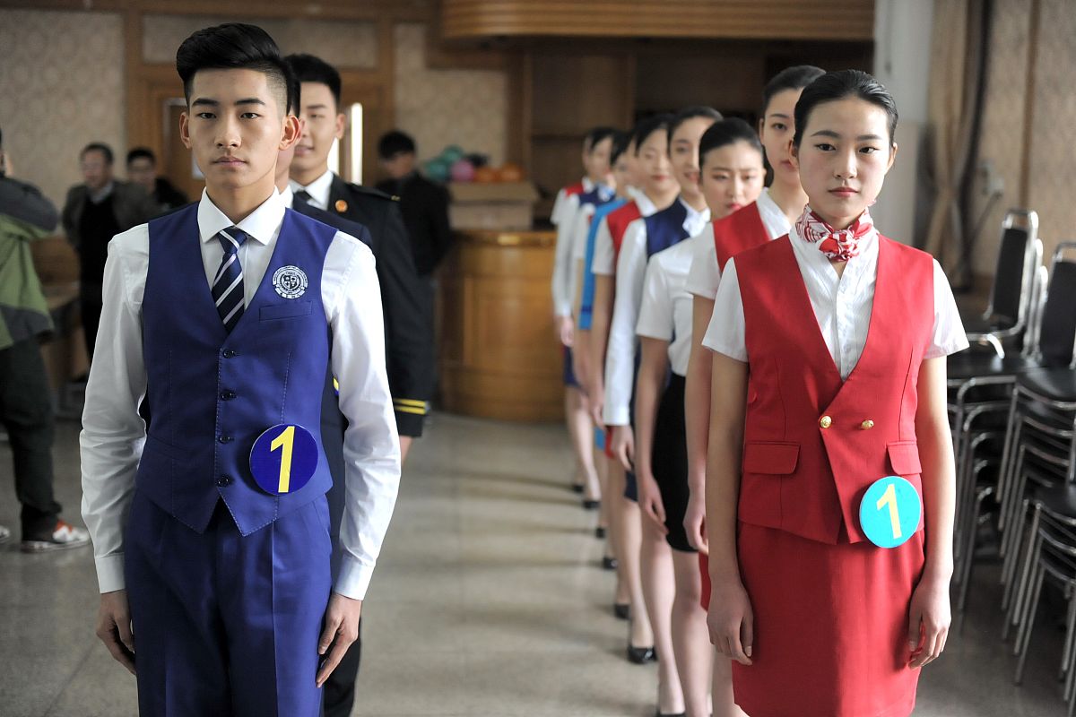 云南省旅游学校航空空乘直升机专业详解：未来航空人才摇篮