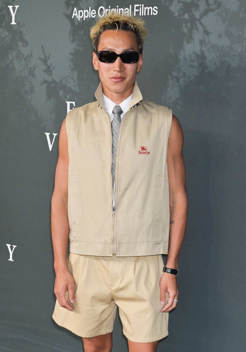 Stylish Sleeveless Cardigan Jacket for Men: Warm, Versatile & Trendy