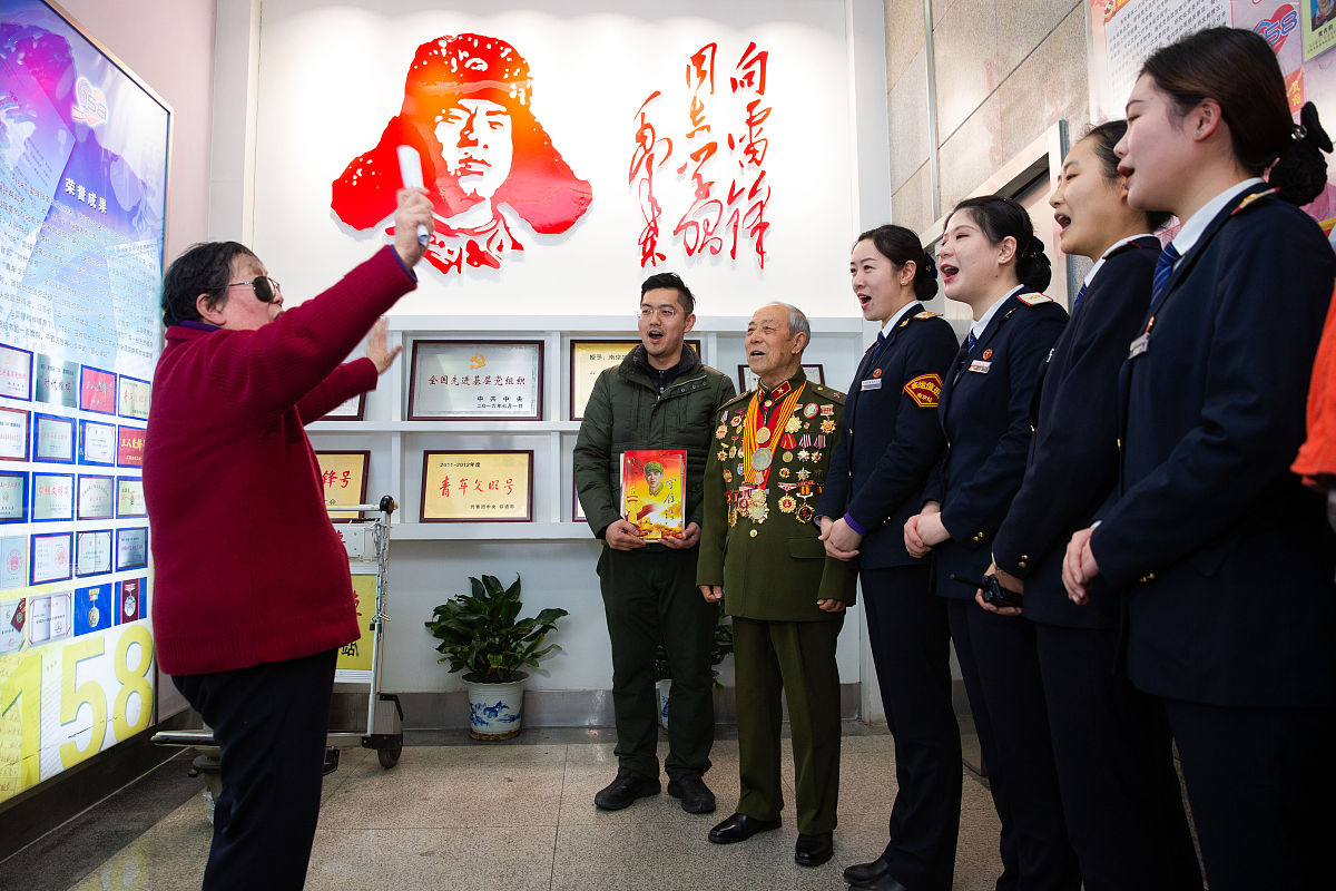 雷锋精神在银行业的启示：以银行经理视角谈服务与发展