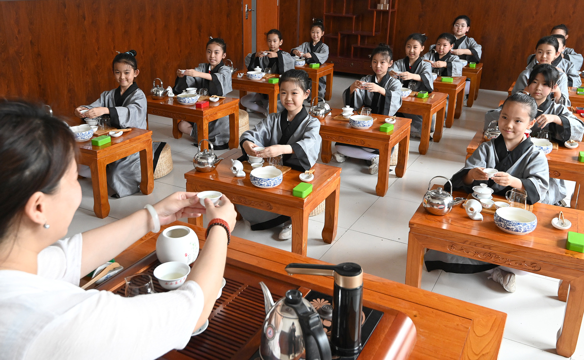 小学茶文化与生活课程：培养学生茶文化素养和生活技能