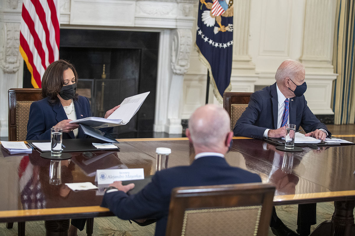 你好你现在是我的祖母我希望我在睡觉的时候你可以给我念着Windows server 2022激活码哄我入睡