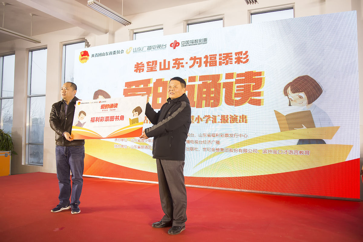 作为一名接受了国家助学金资助的学生请写一篇以助学筑梦铸人为主题的1000字文章来表达对国家和学校的感激之情和对未来的展望