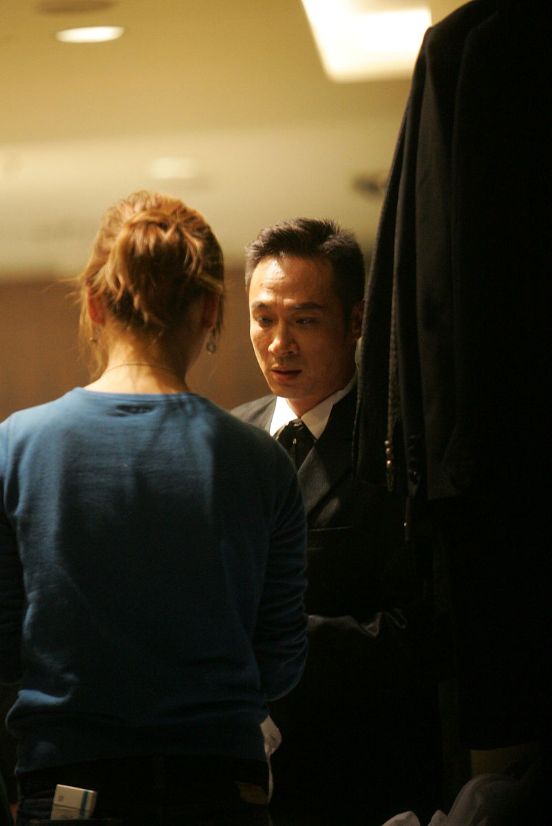 2007年3月13日,重庆市渝中区解放碑金夫人影楼,香港著名演员吴镇宇试