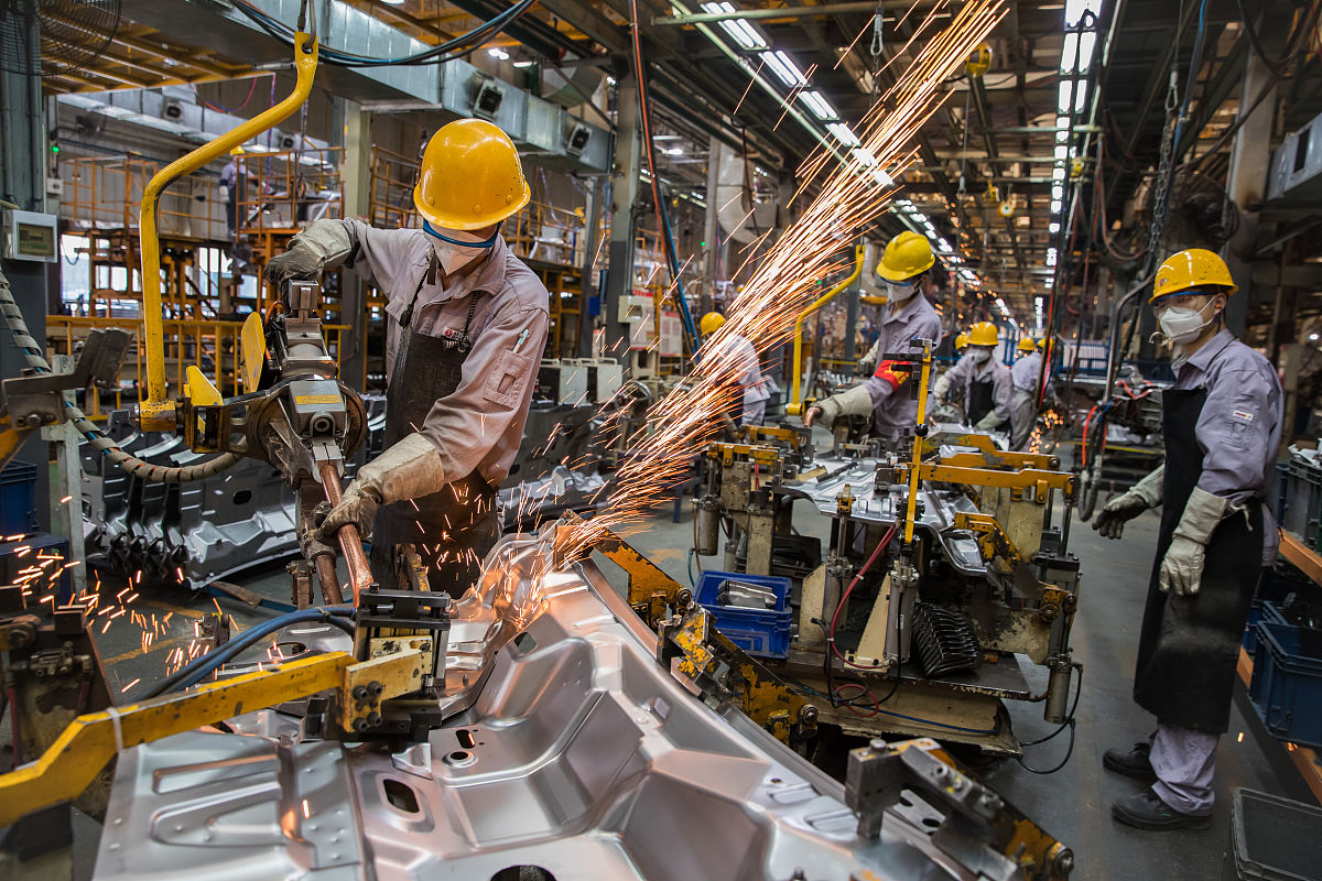 重庆市工业学校数控技术应用专业怎么样？就业前景、课程设置及教学质量分析