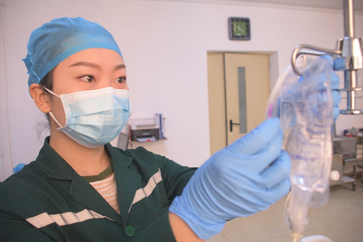 贵州省人民医院护士学校校徽解读：寓意与精神