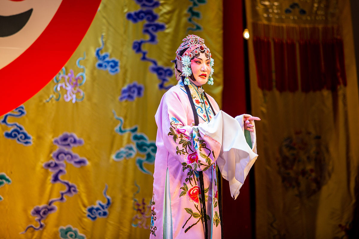 2019年11月6日晚,在武汉市江夏区谭鑫培戏楼里,"江夏杯"第六届京剧票