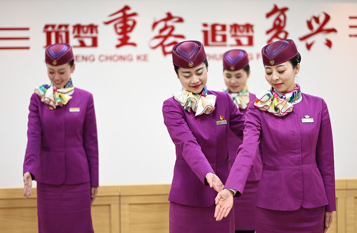 重庆高铁乘务员招收条件有哪些