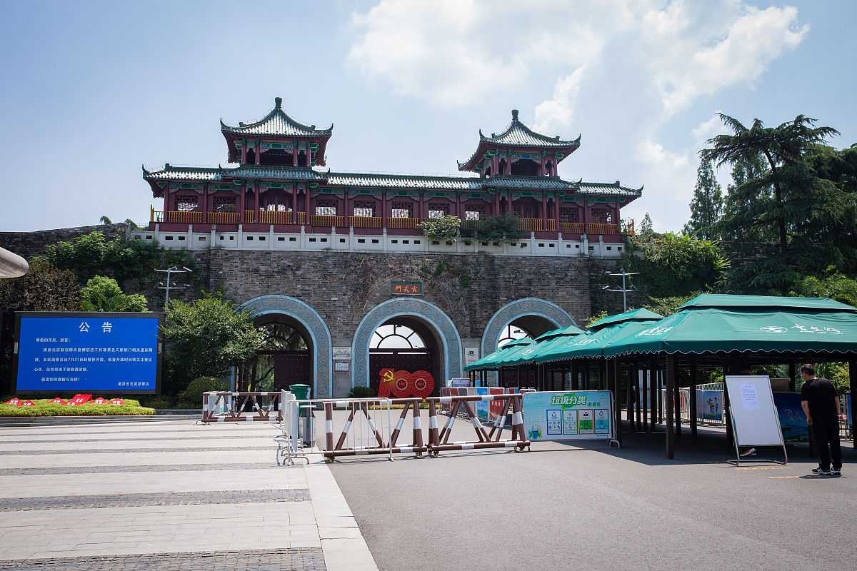 南京中学毕业读卫校：2023年热门选择及建议