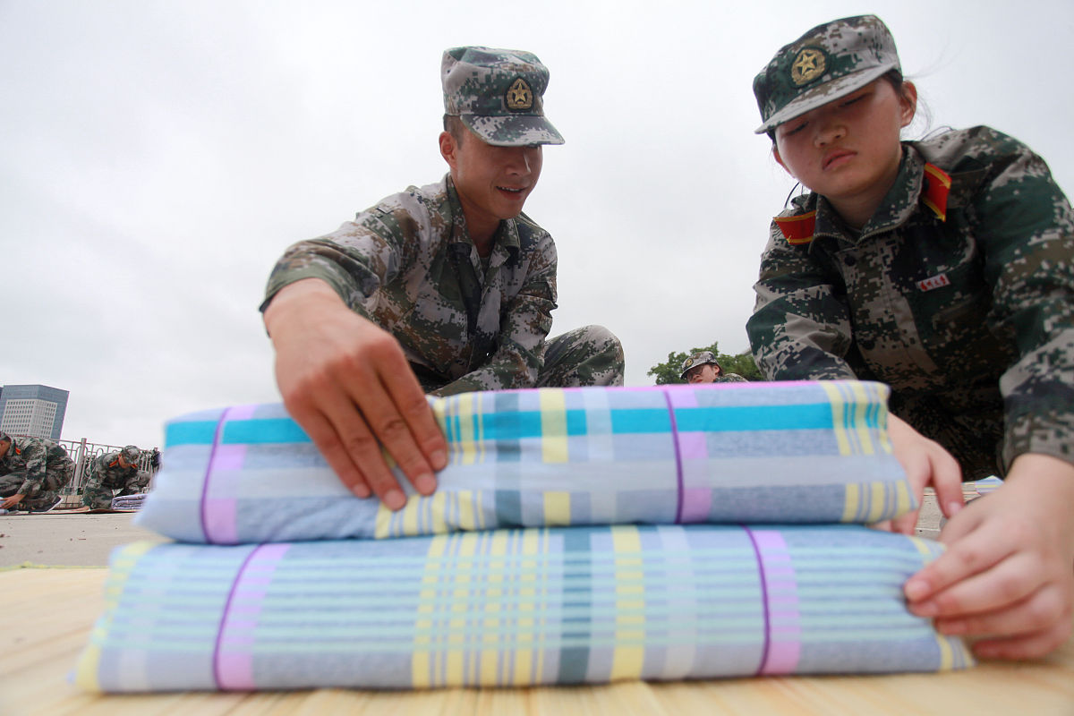 军训叠被子意义：整齐、规范、纪律