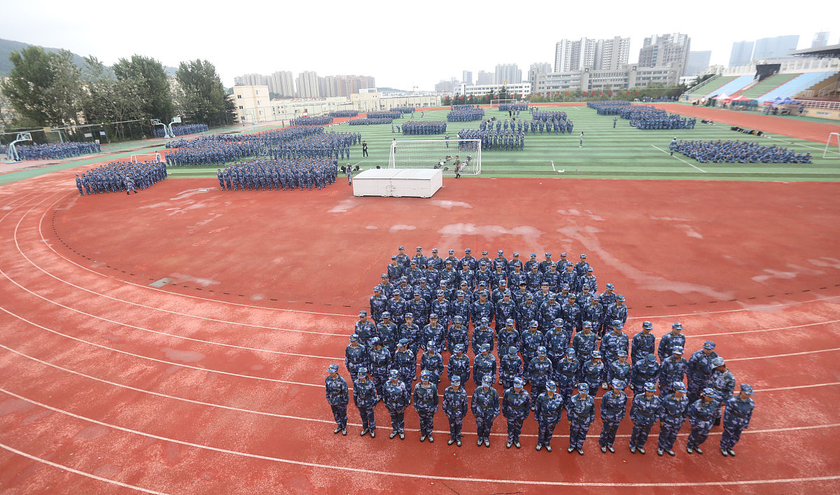 山东蓝都酒店管理有限公司实习报告旅游管理专业职位住宿服务。请以这个内容写一个大纲