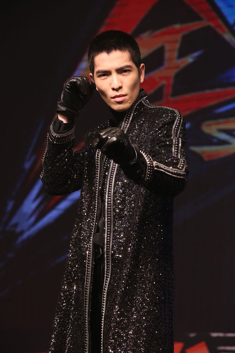 英雄联盟系统小说：穿越峡谷，成就王者