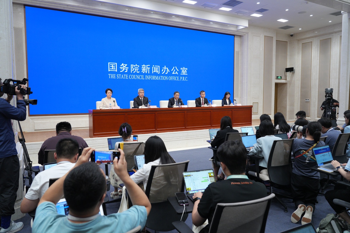 阐述：无锡市政府部门危机舆情应对协作机制不健全1000字