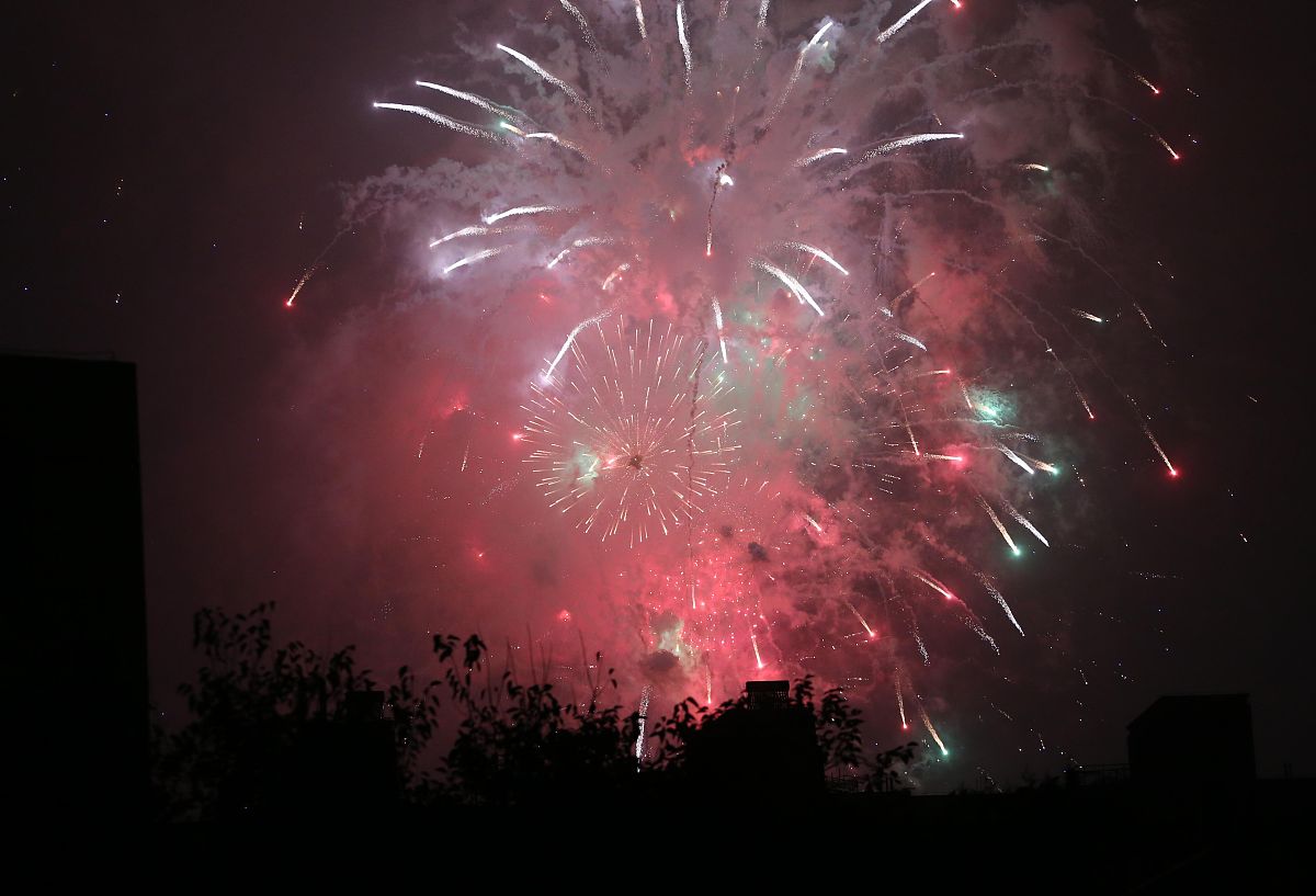 晚上放炮意味着什么，