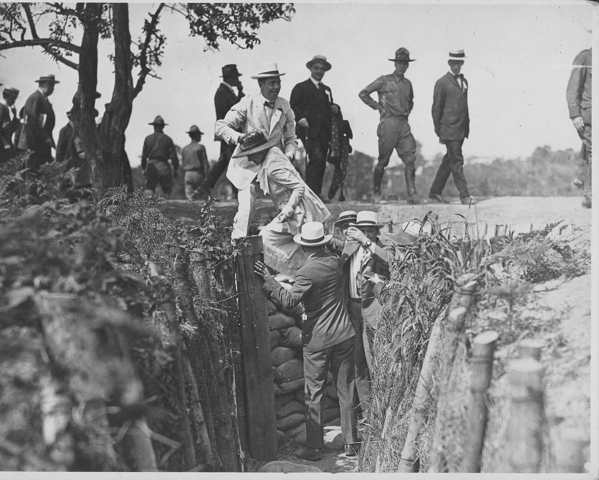 在朝鲜战争中美死了多少人根据历史记录朝鲜战争中美国军队的死亡人数约为36600人。继续