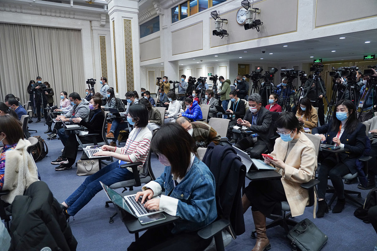 龙岗区区长在全区质量工作会议上强调：提升质量管理水平，推动龙岗区高质量发展