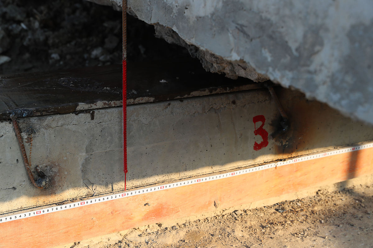 本工程要求建筑物在施工及使用过程进行沉降观测，并符合《建筑变形测量规范》（JGJ8-2007）的有关规定。改写这段话查重率低于20%