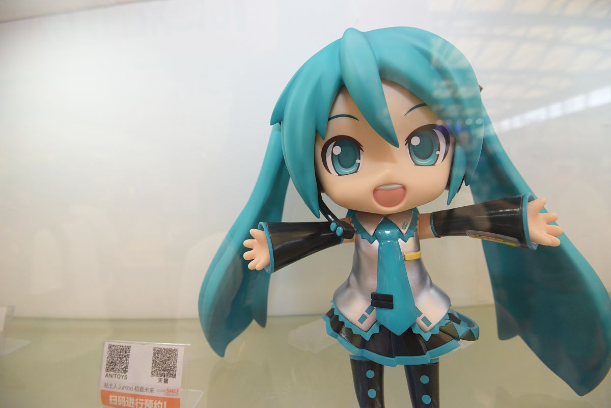 GUMI 和 MIKU：虚拟歌手背后的故事 | 详细对比分析